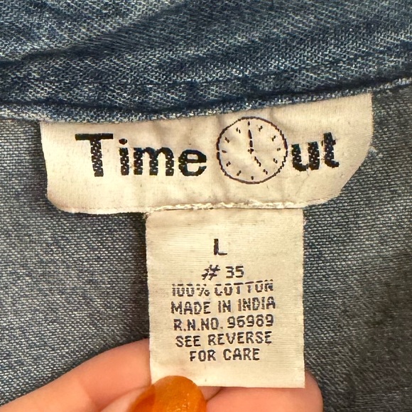 Vintage Time Out Denim Button Top with embroidered pockets - Picture 3 of 3